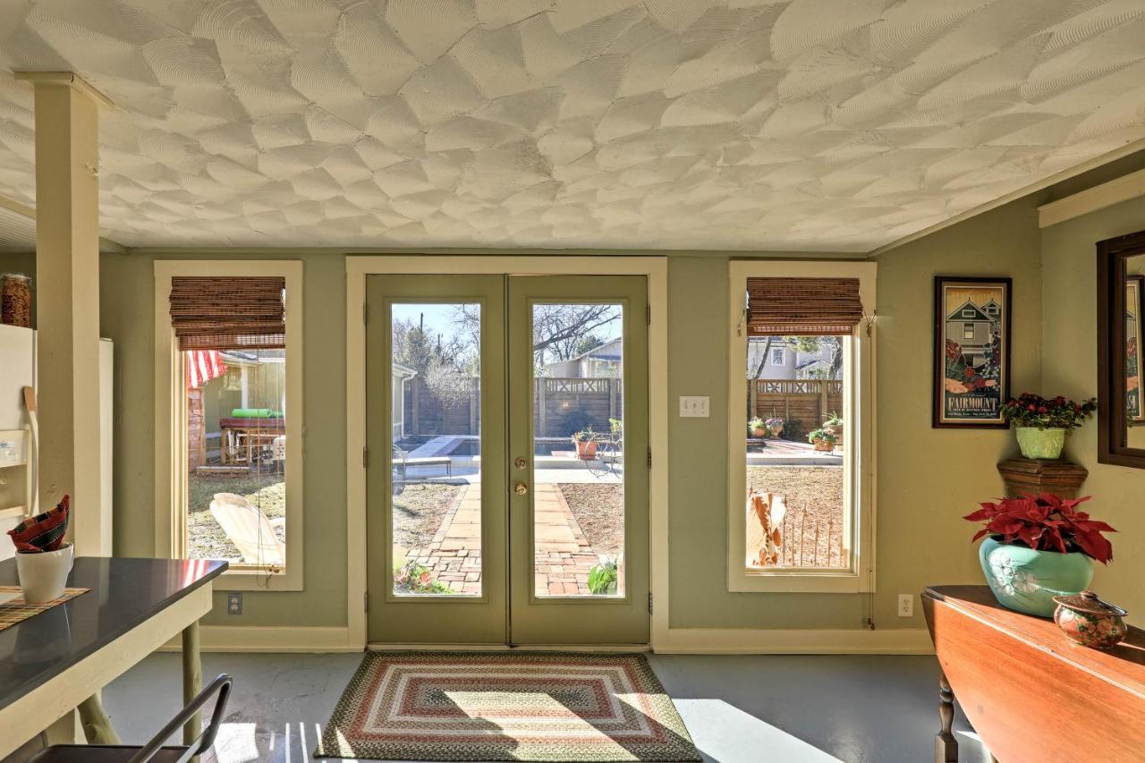 Historic Fort Worth Cottage With Shared Pool! Exterior photo